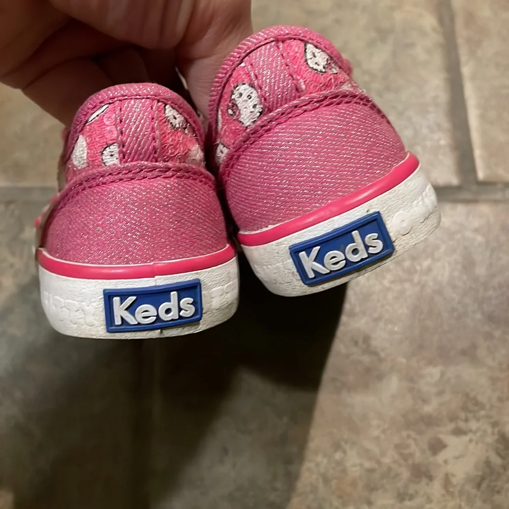 5 for $25🎈Hello kitty keds